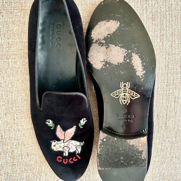 Gucci Loafers - Velvet Embroidered Flying Pig in Black - Size 9
